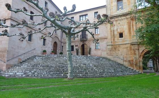 Descripci�n: Descripci�n: Descripci�n: Descripci�n: C:\Users\usuario\Desktop\FotosCodes-2018\escalinata-04-redu.jpg